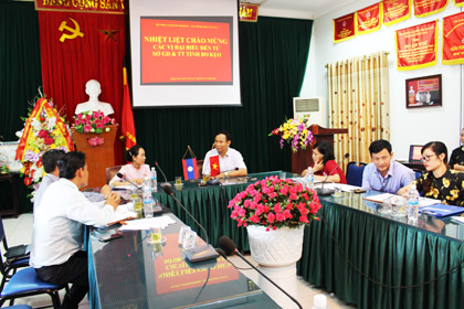 Đoàn cán bộ Sở giáo dục và thể thao tỉnh Bò Kẹo nước CHDCND Lào thăm và làm việc với trường CĐ Kinh tế-Tài chính Thái Nguyên.